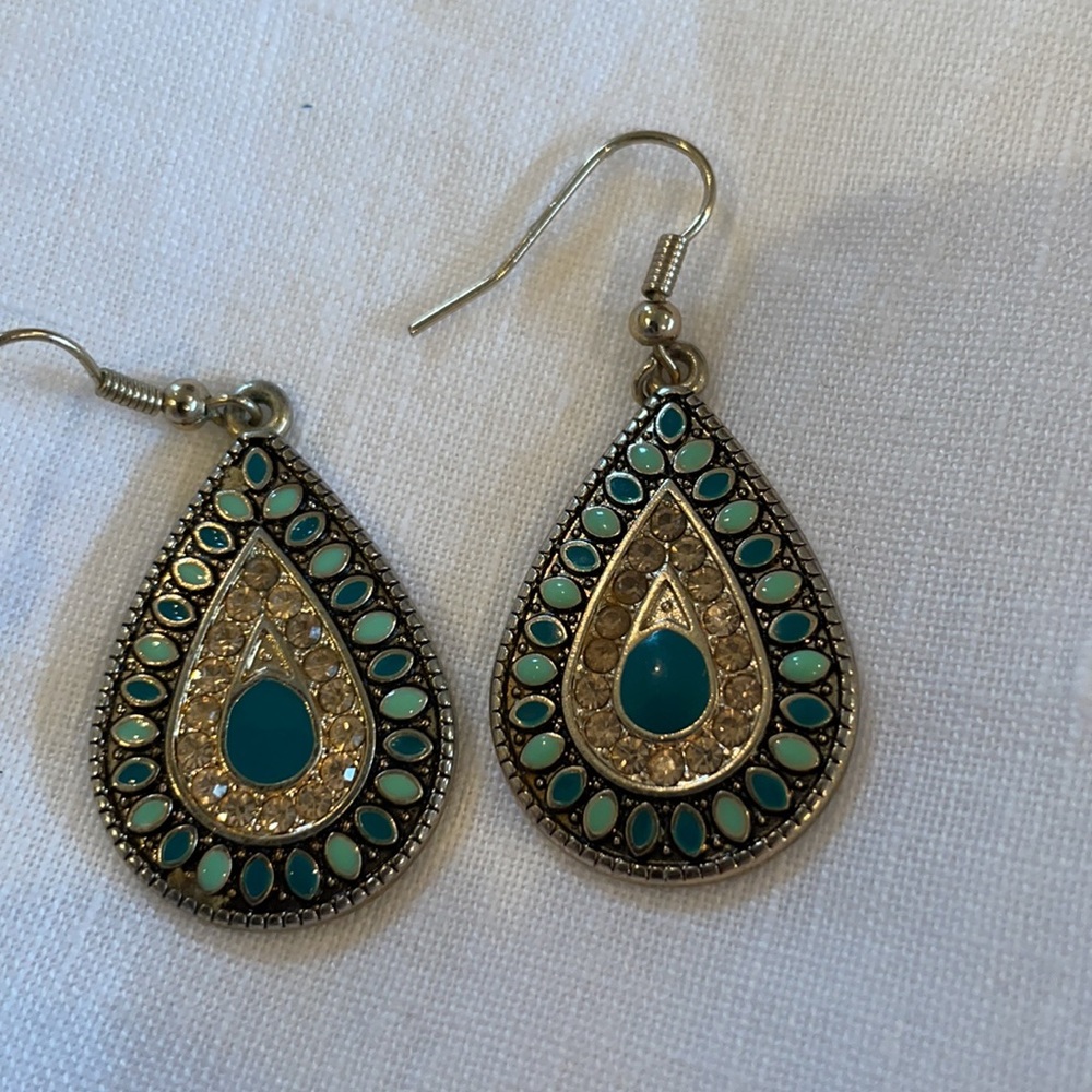 Decorative hanging earrings